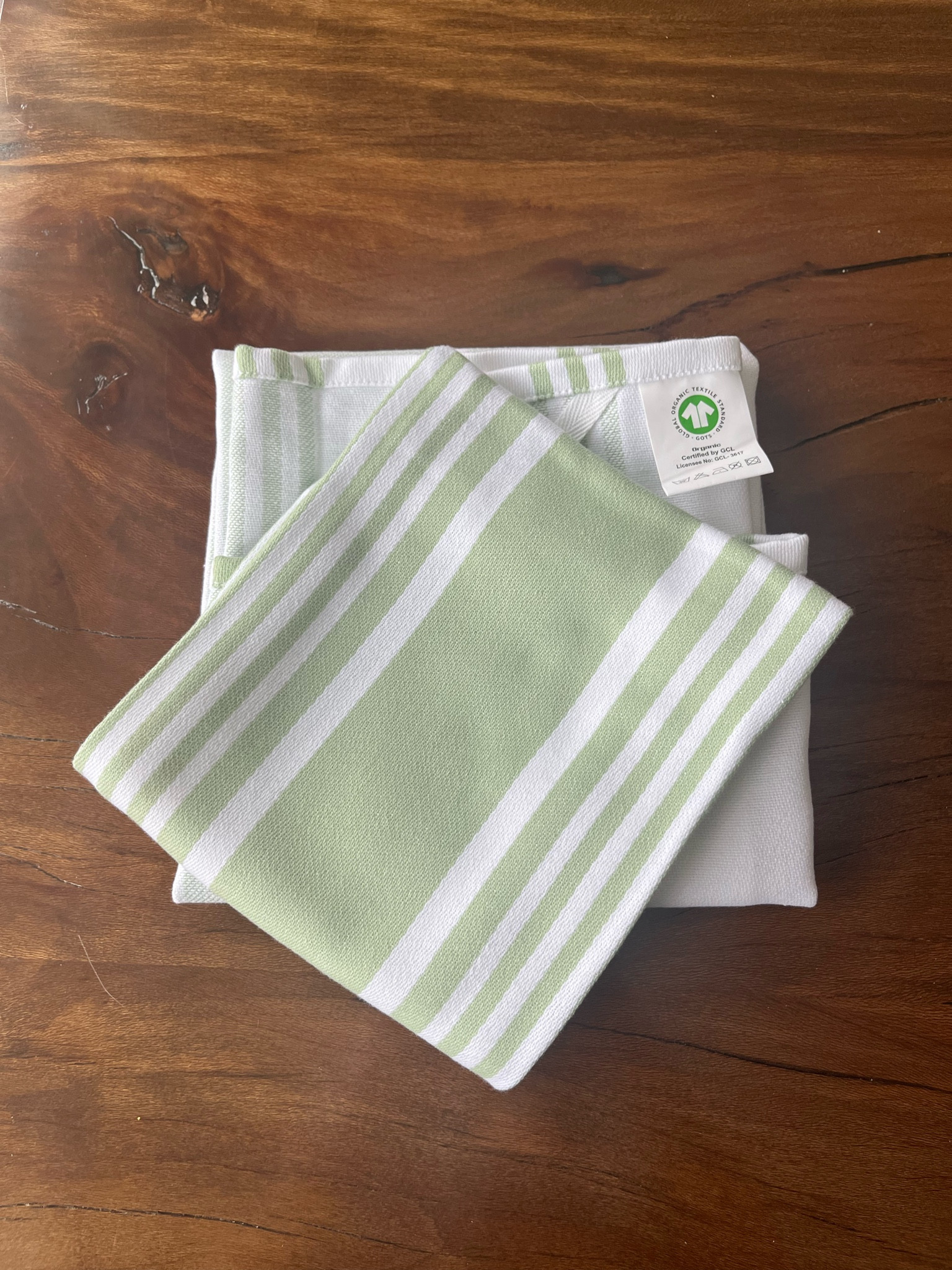 My most recent kitchen swap…organic cotton dish towels! Organic cotton means zero microplastics being shed and that the cotton wasn’t treated with toxic products like pesticides. This is a super cost effective swap and I love that they come in different colors. They are also very absorbent which is a must when it comes to dish towels for me!

#LTKFamily #LTKHome #LTKActive