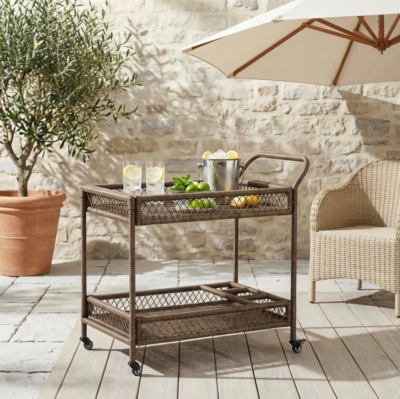 Bar cart for outdoor and patio on sale right now. Home find.

#LTKHome #LTKSaleAlert