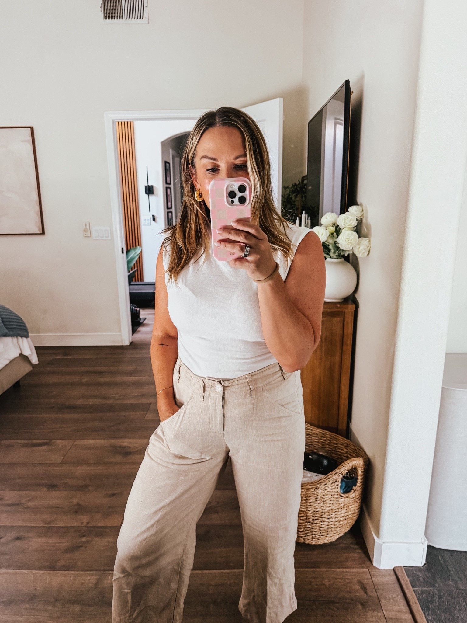 Lightweight neutral staples for your everyday wardrobe.

Top: size M
Pants: 6P

#LTKdayinmylife #LTKPetite #LTKOver40
