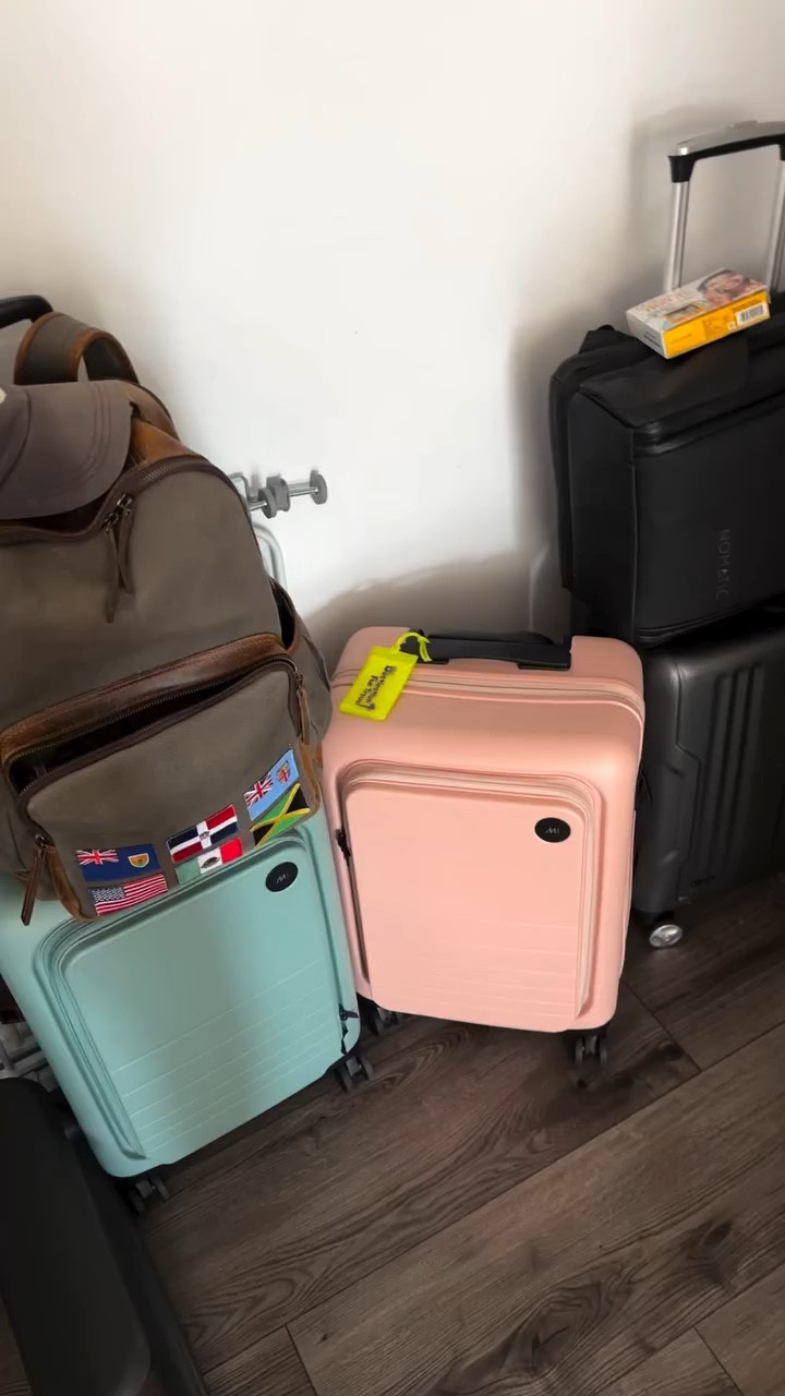 Do you have a luggage hand scale? 

So helpful when traveling, especially for going to Europe with their strict weight limits.

#travelwithsamanthas #travelagent #traveladvisor #luggagescale #luggage #luggagescaledigital #digitalluggagescale #travelhack #traveltips