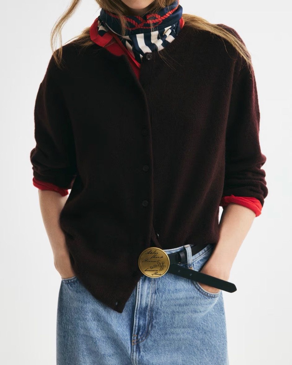 Deep wine cardigan

#LTKSeasonal