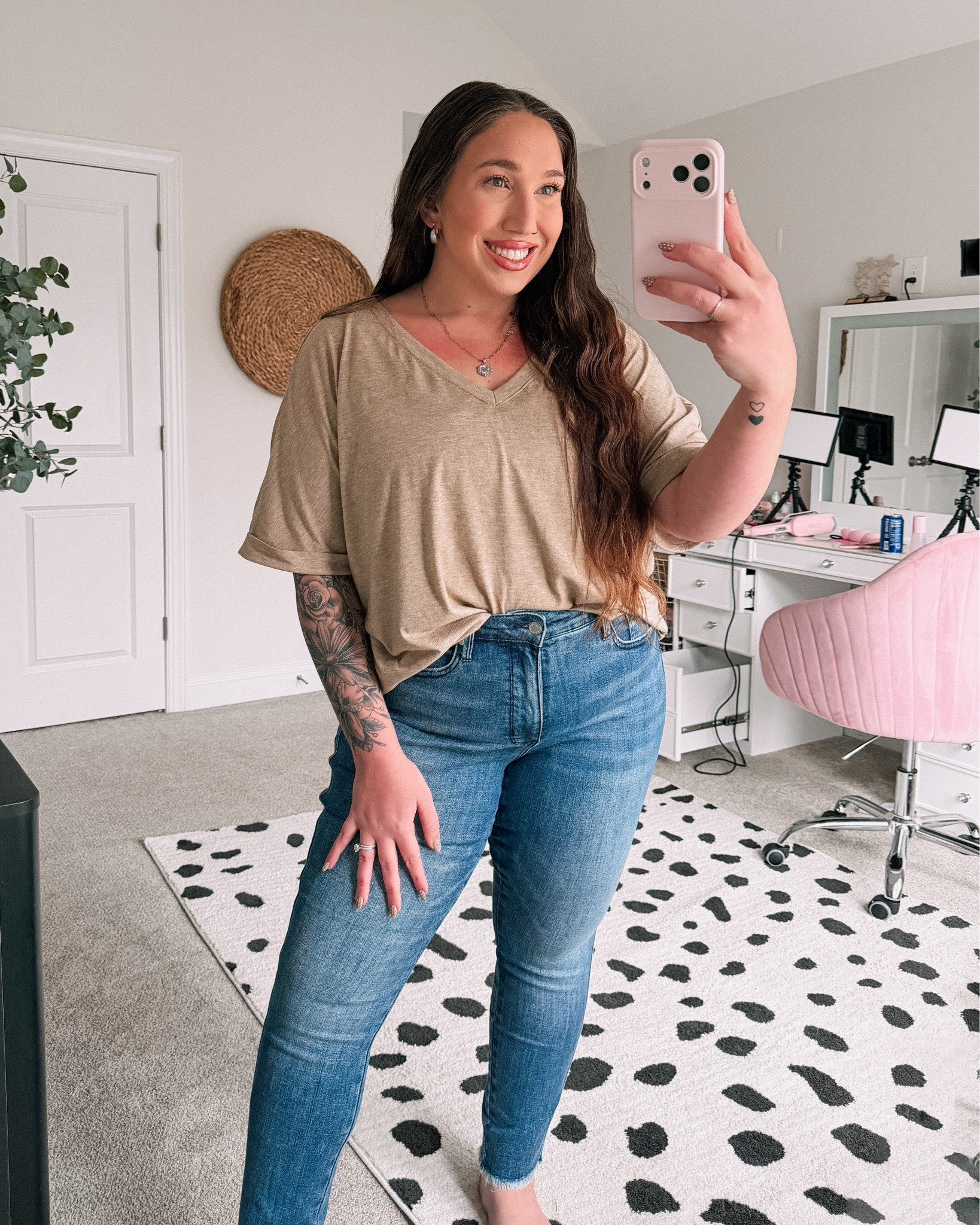 these tummy control skinny jeans from @emmalousboutique are a must have 🫶🏼

#emmalousboutique #shopemmalous #tummycontroldenim #ad 

#LTKootd #LTKgrwm #LTKMidsize