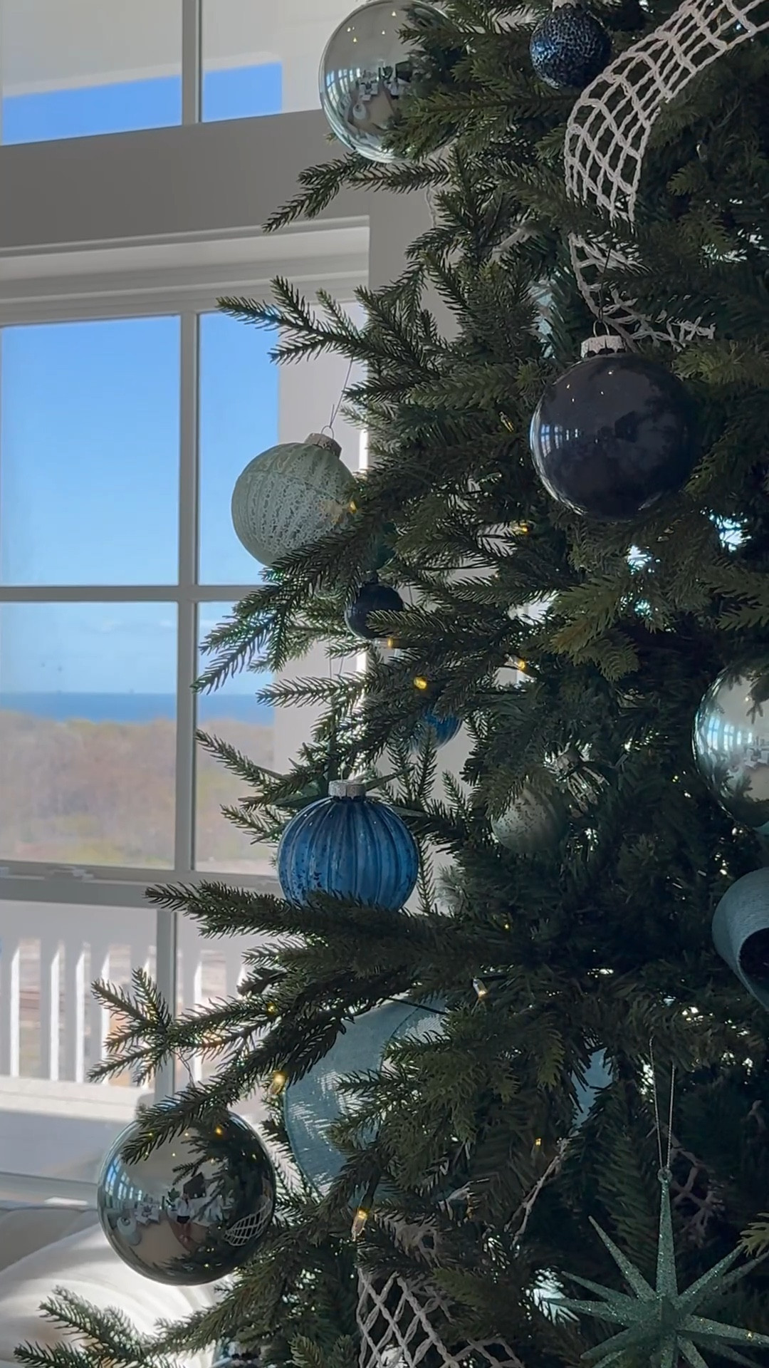 Christmas at the shore 🌊🎄
A tree that feels just as magical as the ocean views. Coastal textures, soft sparkle, and CF Designs charm—created for our lovely client and ready for holiday guests! ✨

#LTKHome #LTKHoliday #LTKSeasonal