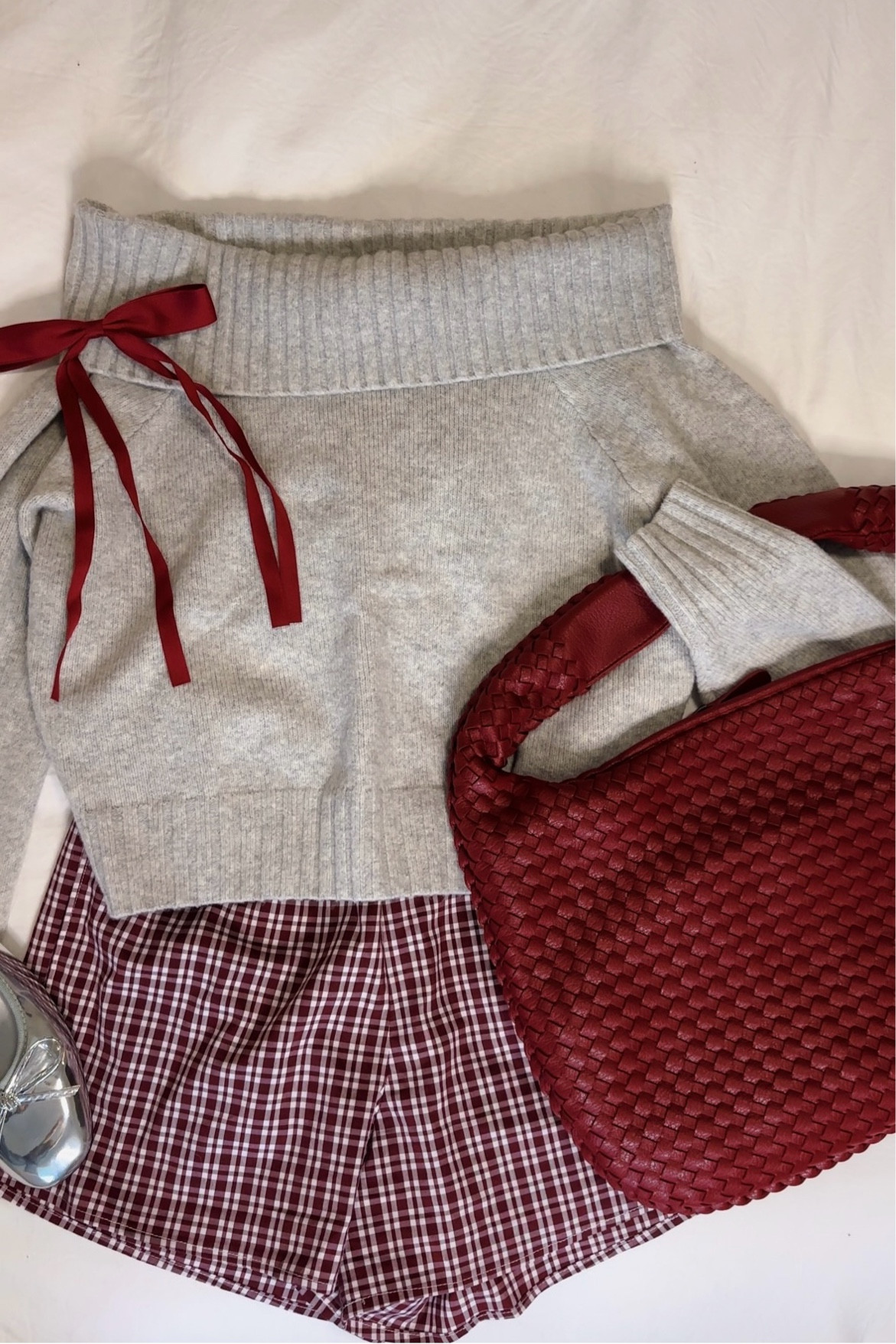 Pinterest outfits. Fall outfit inspo. Transition fall outfits. Class outfits. College class outfit. Petite fashion. Boxer short outfit  