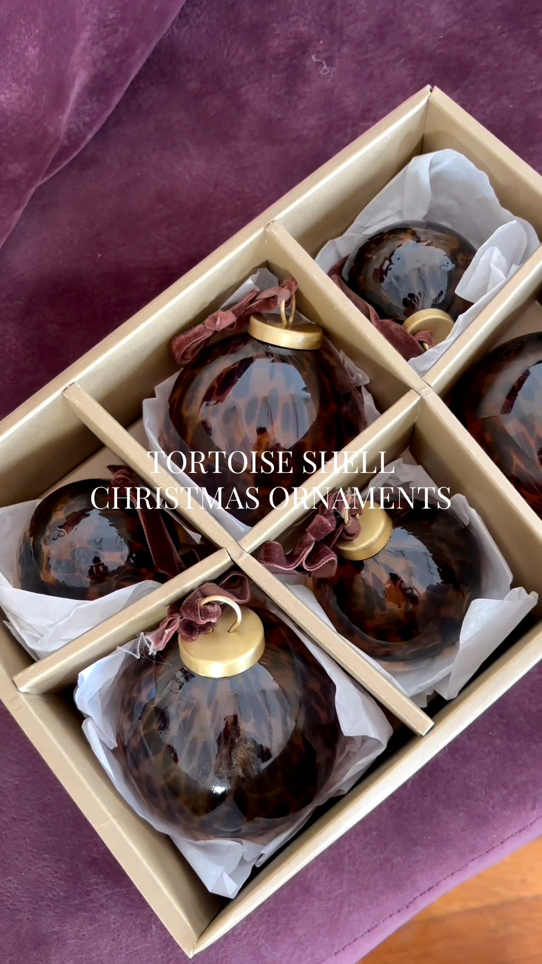 the most chic Christmas ornaments you’re gonna find this year 🦢

#homedecor #ornaments #tortoiseshell #chic #christmass

#LTKGiftGuide #LTKHoliday #LTKHome