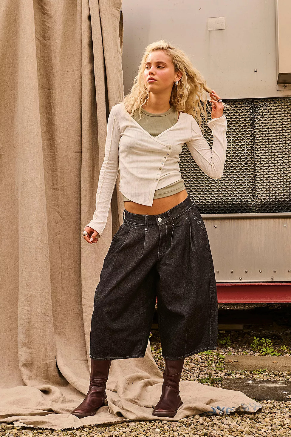 UO ExklusivEINSCHLIESSLICH  ALLER STEUERN  UND Z\u00d6LLE | Urban Outfitters (EU)