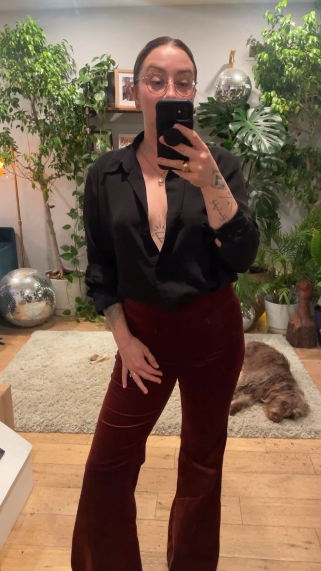 ANTHROPOLOGIE served these incredible velvet pants, and I ate them up!! The shirt is H&M.

#LTKWorkwear #LTKSeasonal #LTKMidsize