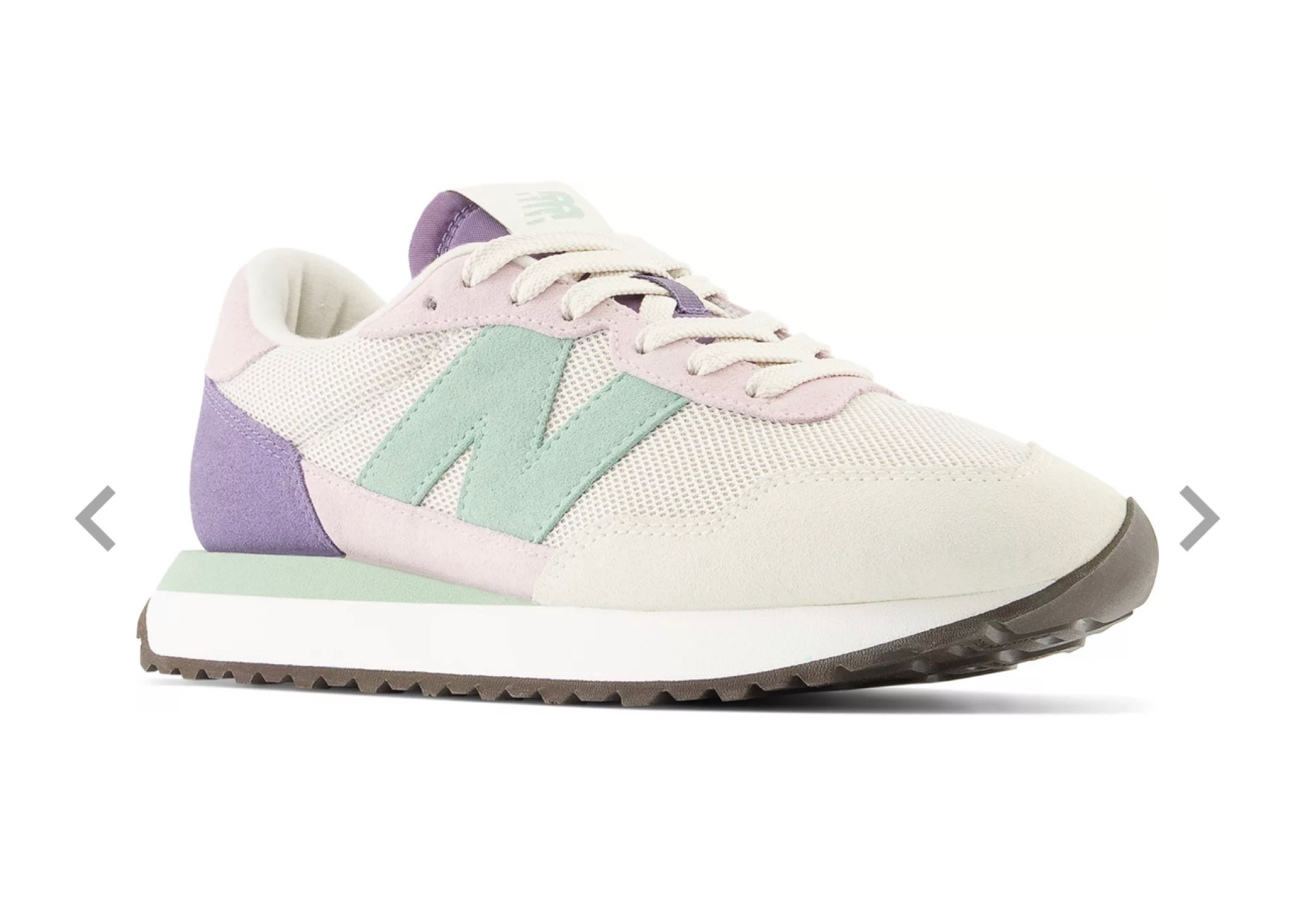 New Balance Sneaker with Ice Aqua

#LTKFind #LTKfit #LTKshoecrush