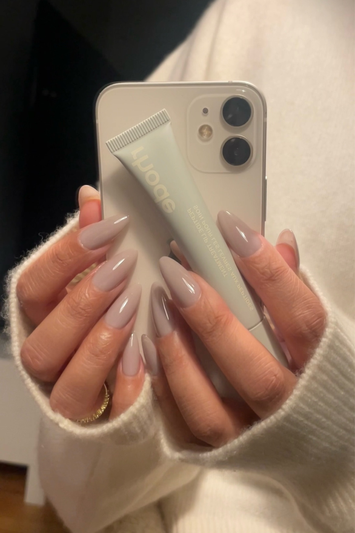 hailey bieber grey nails 🤍✨
