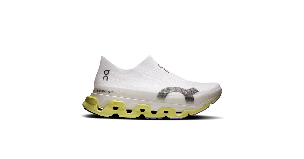 LightSpray Cloudmonster 3 Hyper Limelight | Bloom | On.com (US)