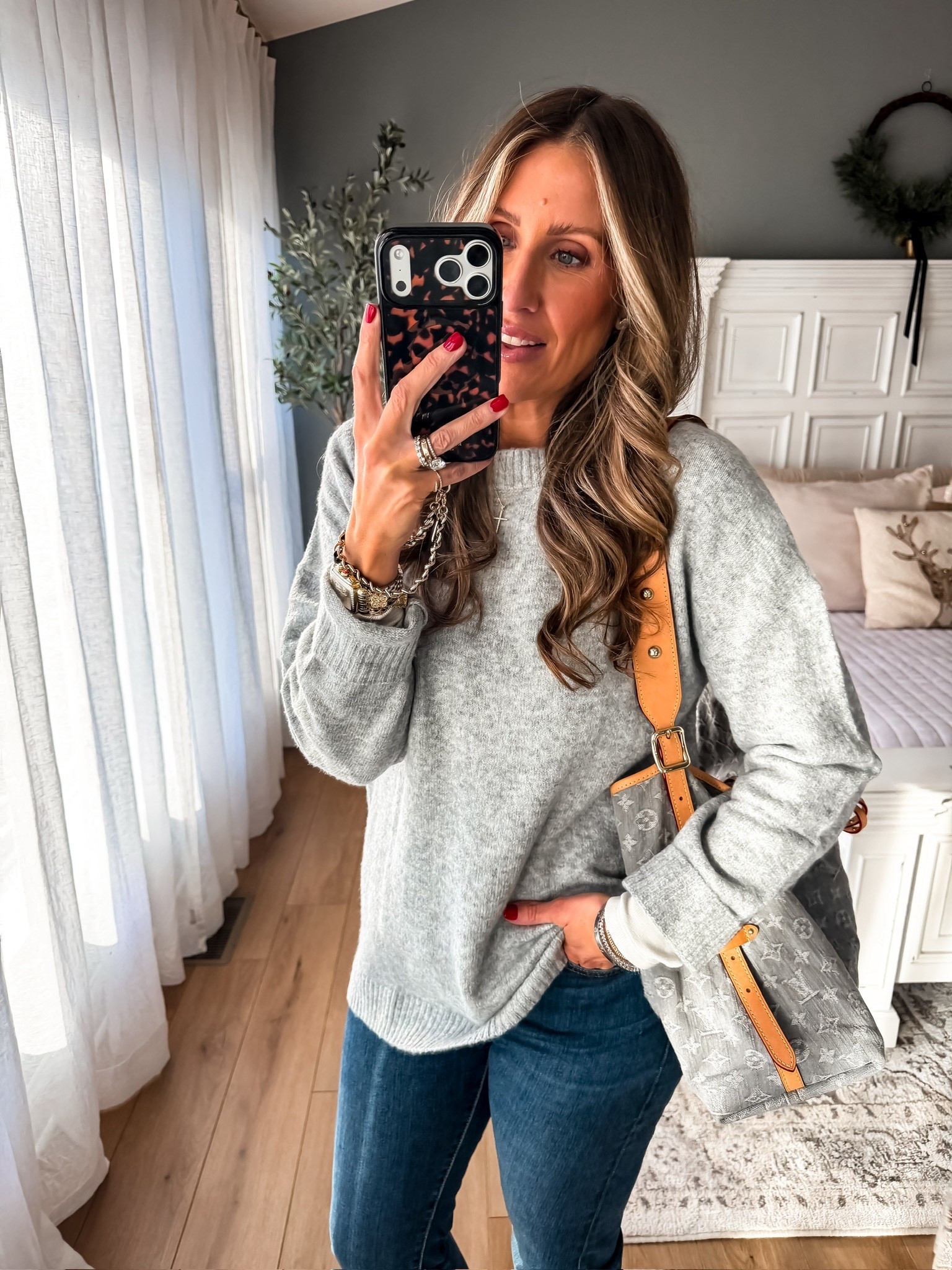 Cozy winter outfit inspo, casual outfit ideas, busy mom outfit, cozy sweater, winter look, themominstylee

#LTKootd #LTKmomlife #LTKSeasonal