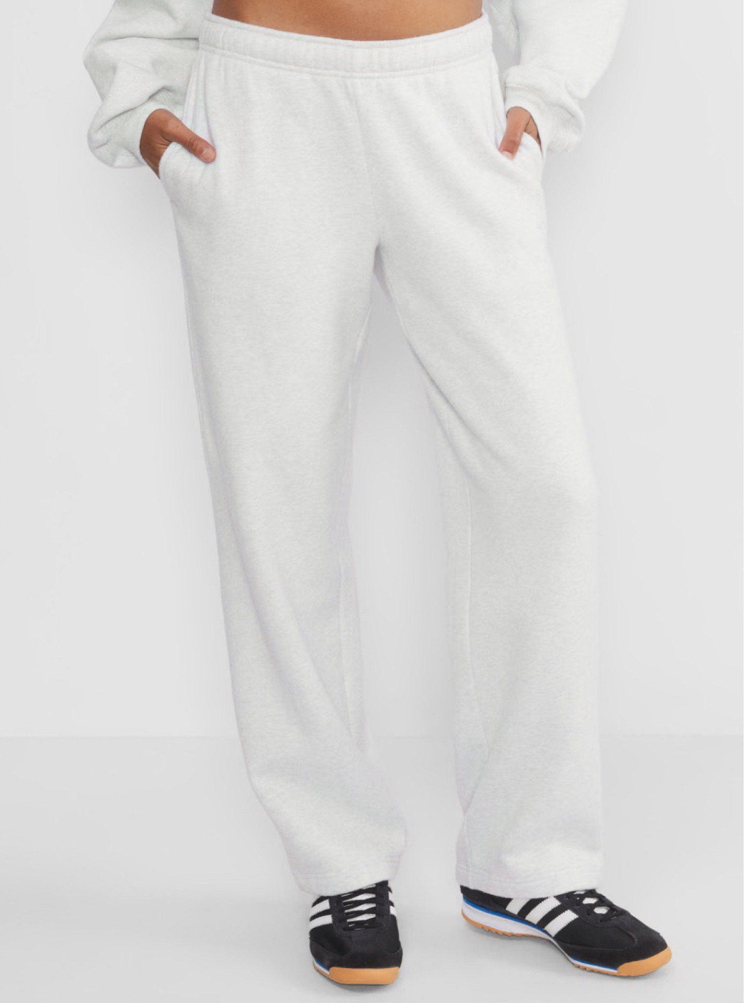 Aritzia sweatpants 

#LTKCyberWeek