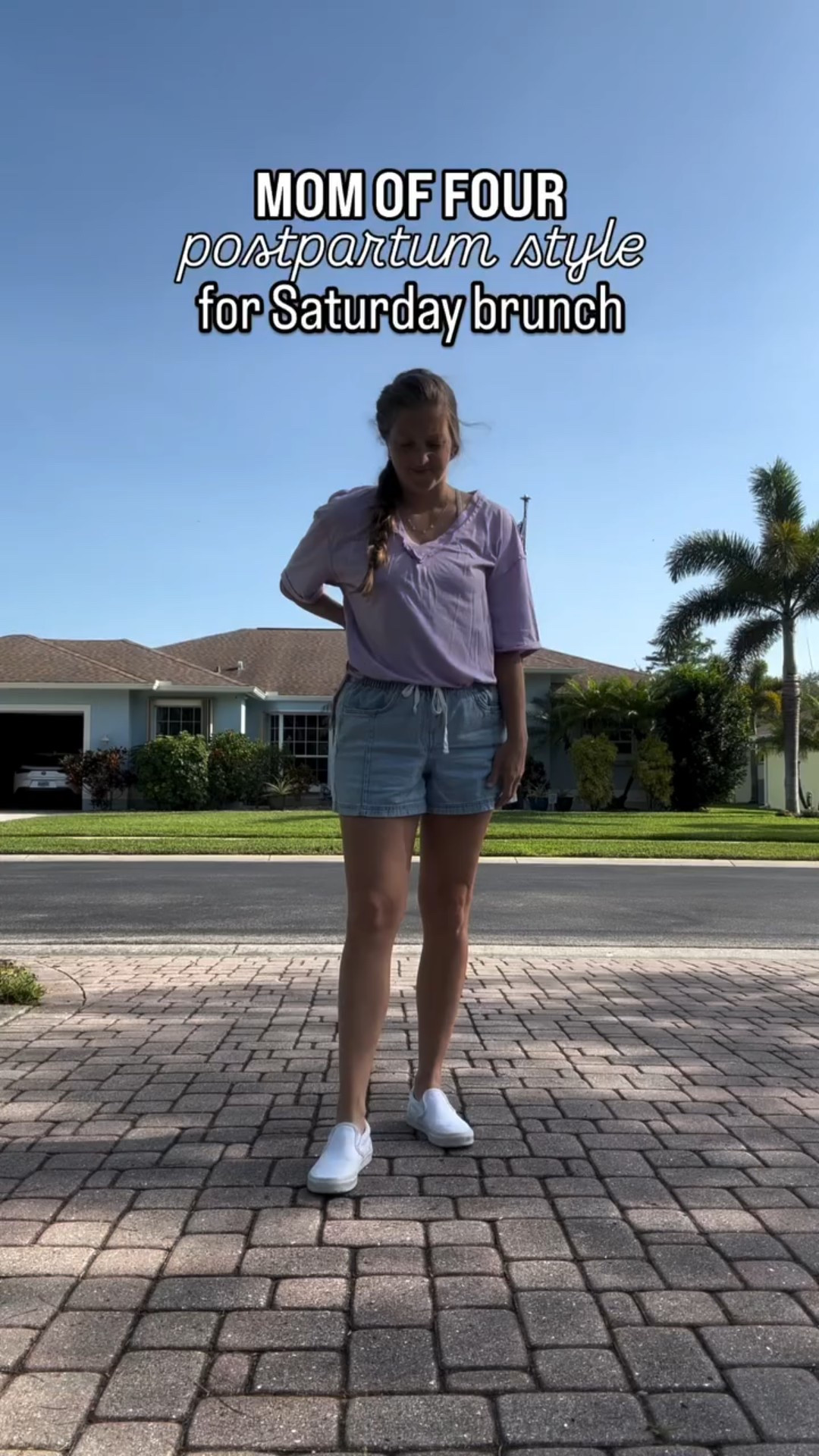A simple top with a little character with some Jean shorts to look at a house + brunch with the family on a Saturday morning 🤍

#ootd #momstyle