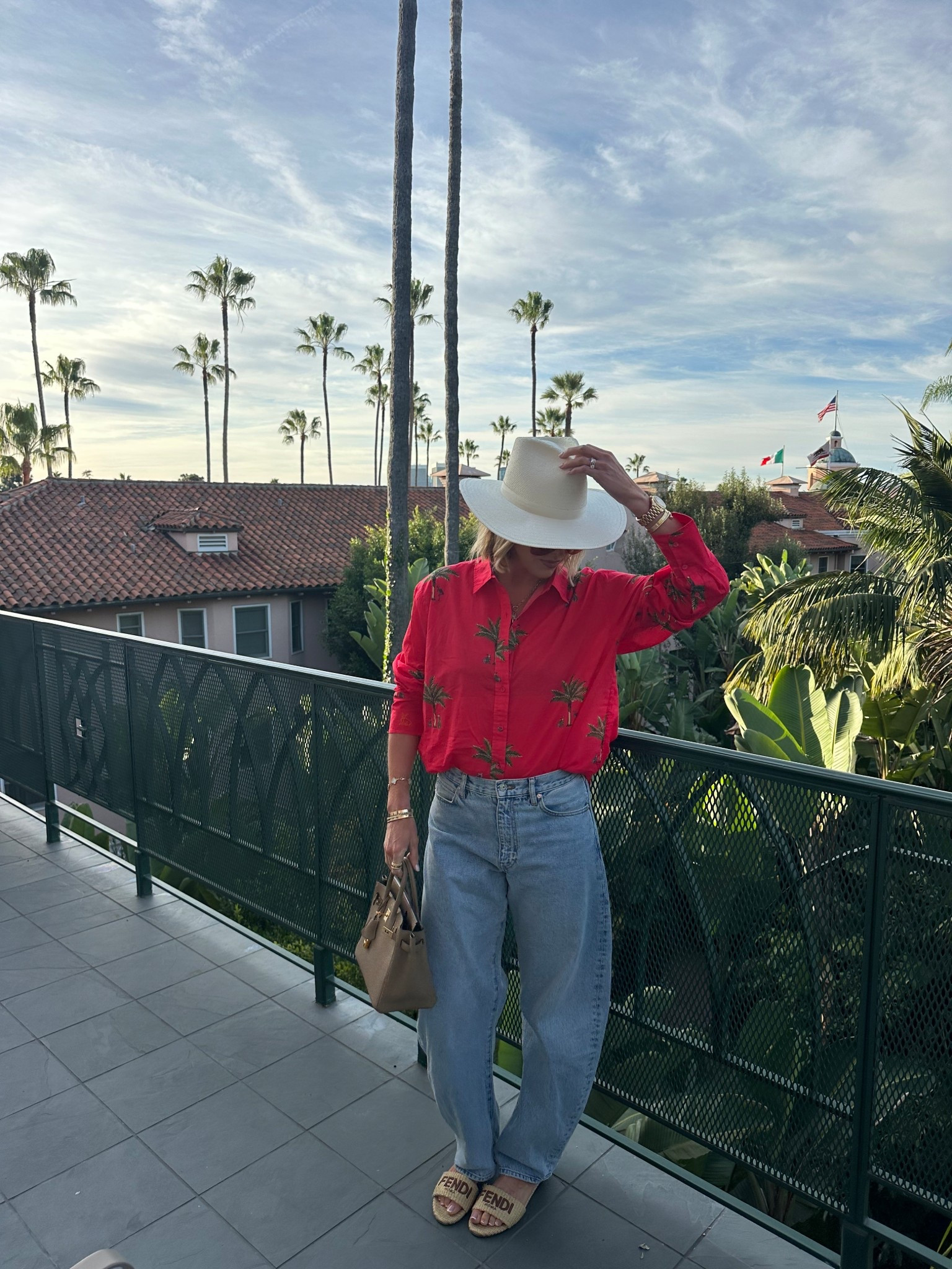 This top is so freakin cute! Comes with a matching skirt but it was too cold for that here in LA 