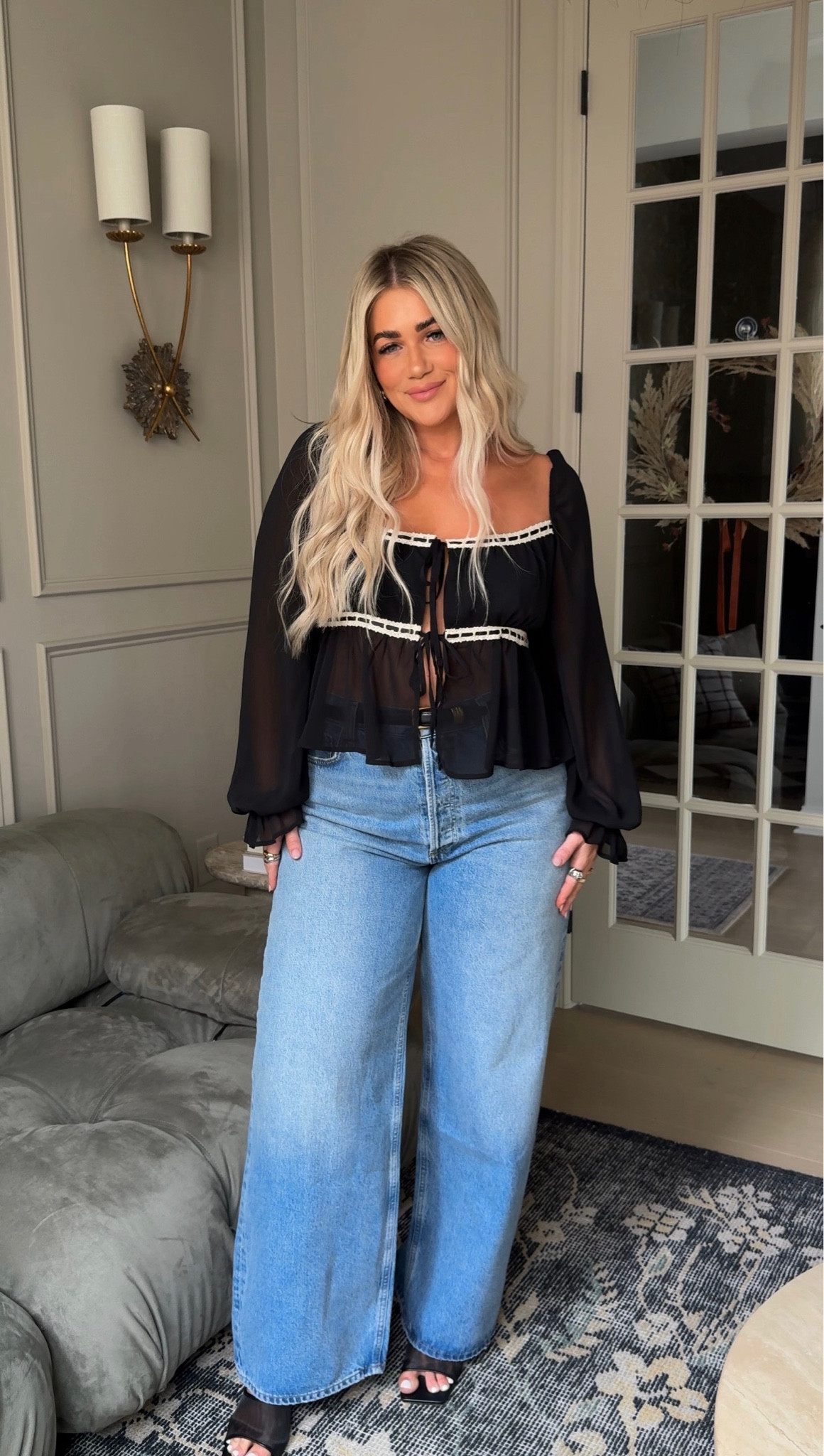 Jeans 🤝🏼 cute top !!! Obsessed with this combo transitioning into fall #fall #denim #cutetop 

Top- US10
Jeans- 31

#LTKMidsize #LTKStyleTip #LTKFallSale