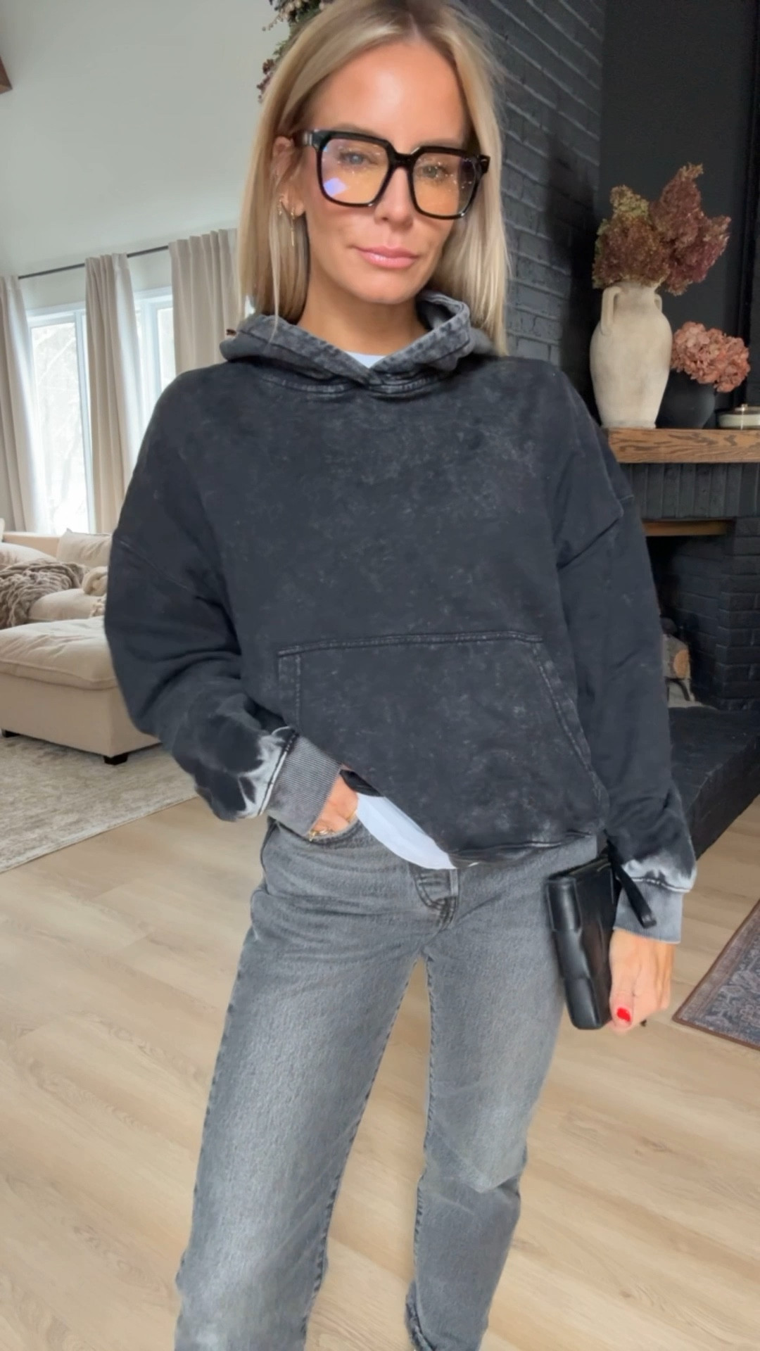 Here’s what I’m wearing today. 

My wristlet is from Mandrn. They’re not on ltk. You can use code LOLA15 to shop!

Sweatshirt: medium
Tee: small 
Denim: 26

#LTKootd