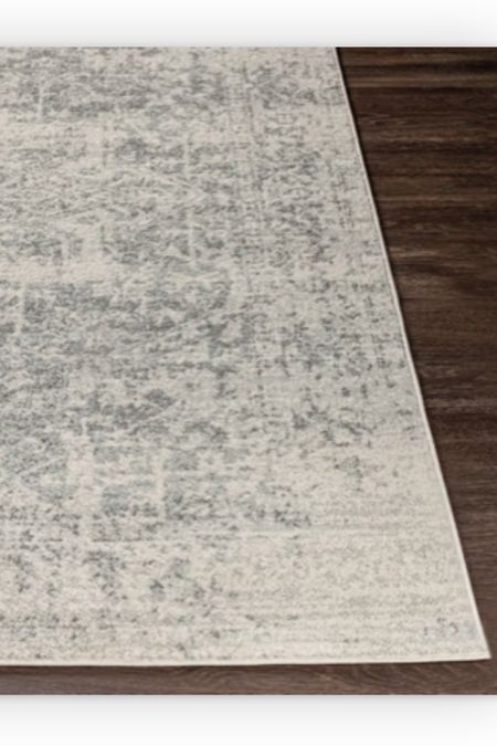 Gorgeous grey rug.