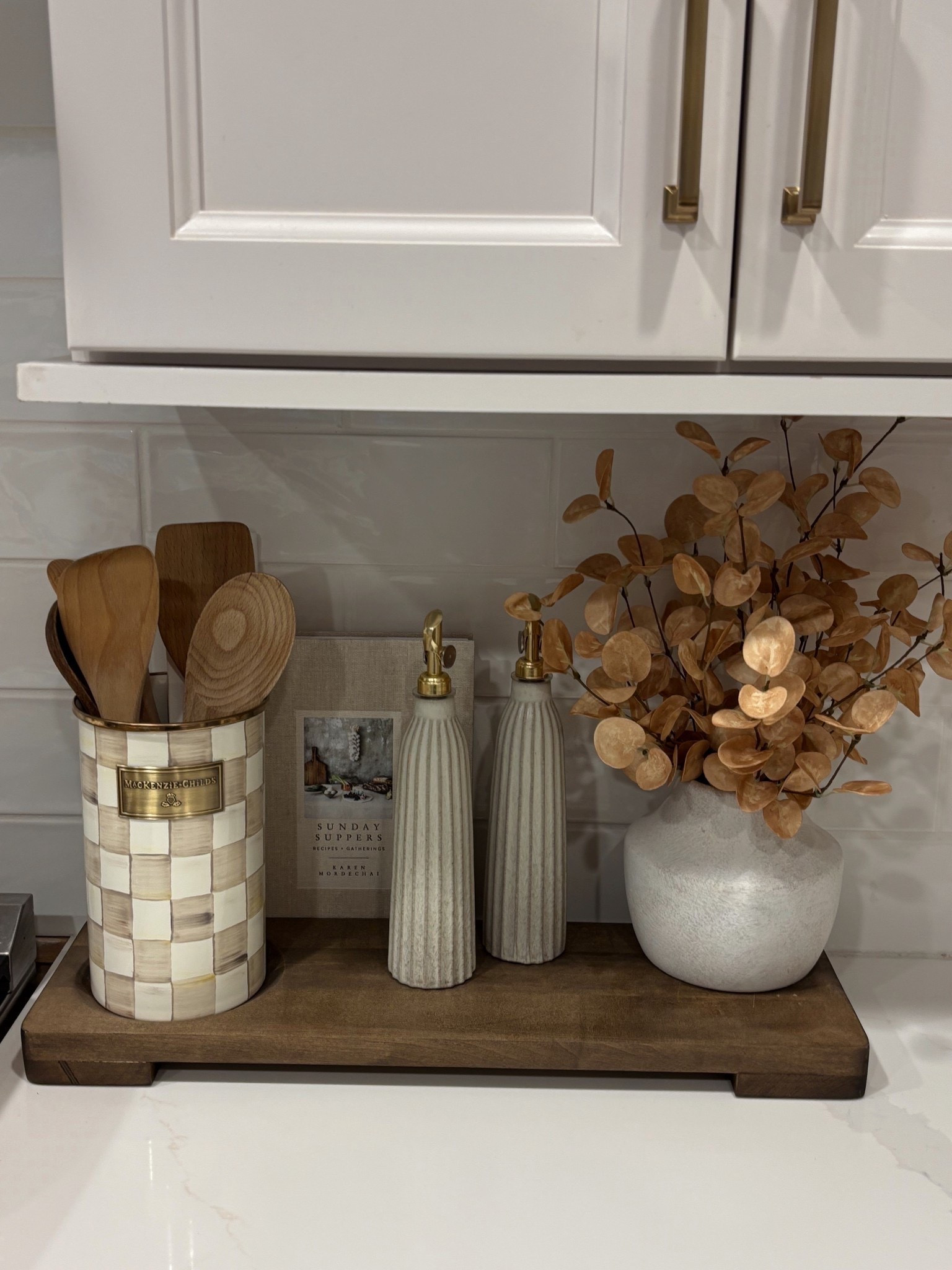 Fall kitchen counter decor🤎





Fall decor, stems, minimalism, neutral, coffee table book, sidneymarieduke

#LTKHome #LTKSeasonal