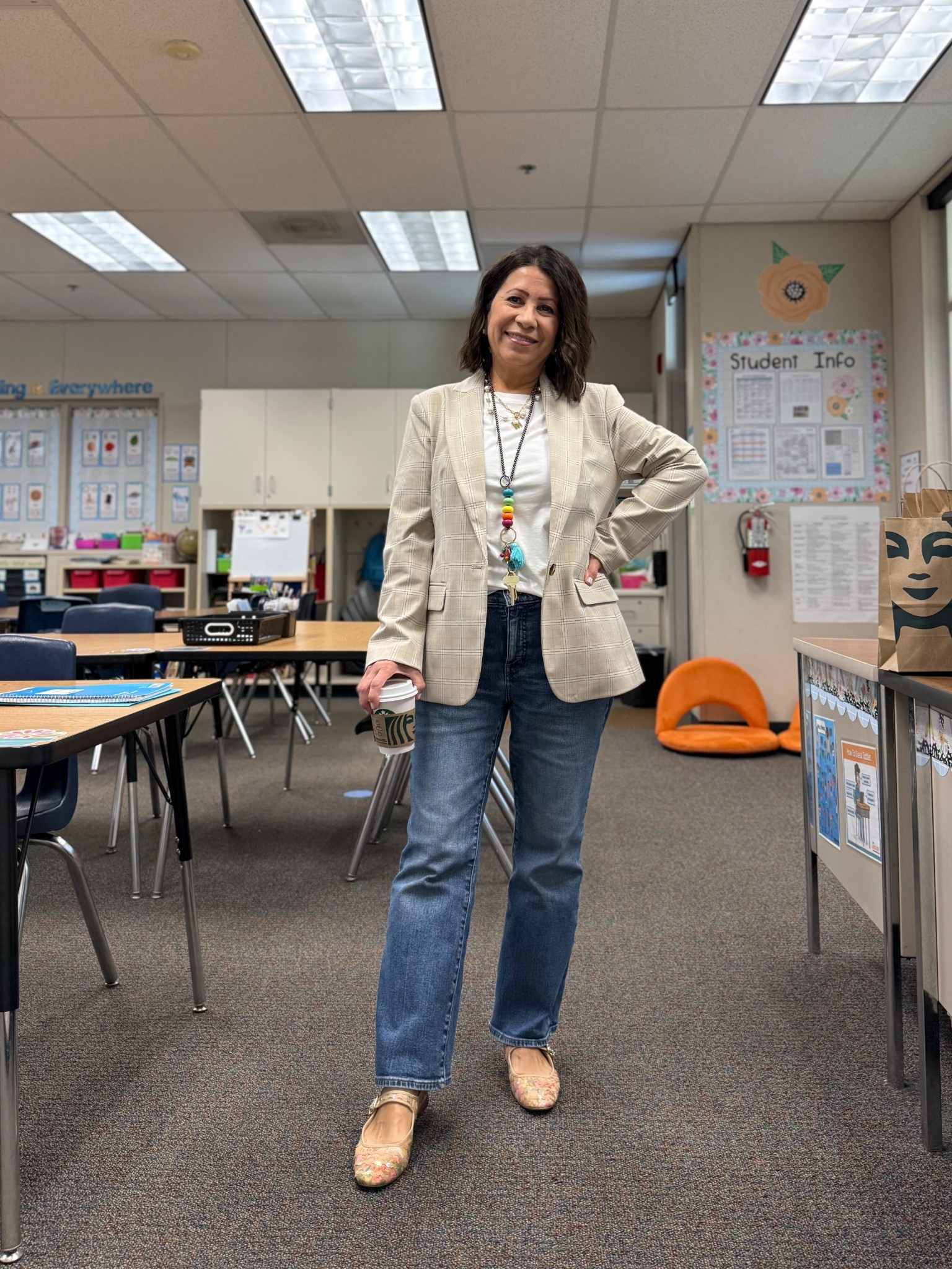 Teacher outfit of the day 🍏

Discount code ~ Marci15 for jewelry 
wearing the 8mm beaded bracelet 

Mani color: Bubble Bunny

elevated teacher outfit | plaid blazer | white tee | petite jeans | sequin floral flats | Ann Taylor | Madewell | Sam Edelman | Bowood Lane jewelry 



#LTKootd #LTKPetite #LTKWorkwear
