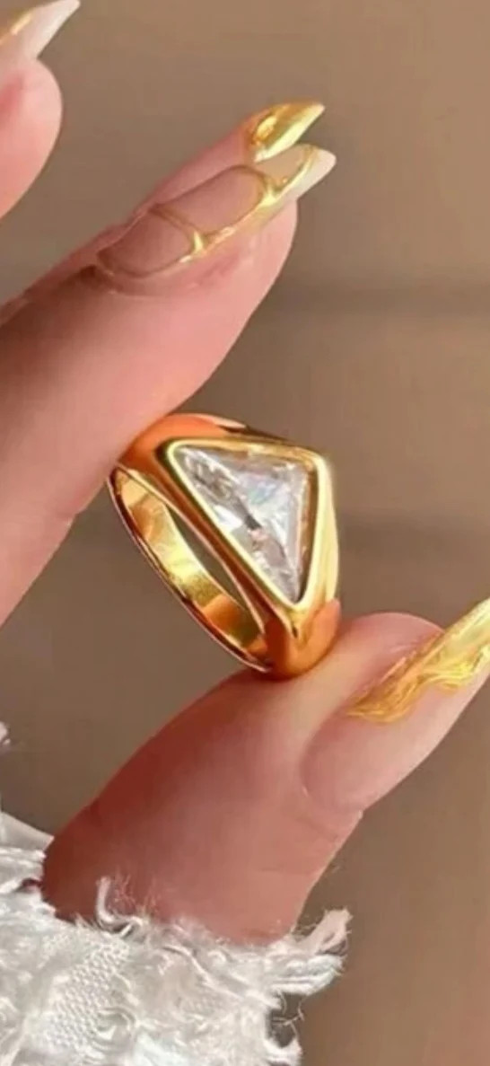 Triangle Stone Ring | Kessler Elliott