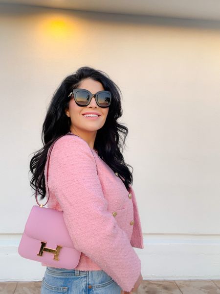Feeling pretty woman in pink 💗 

Tweed jacket, Gucci sunglasses, Constance bag, Hermes, mauve Sylvestre, pink, classy looks, classy outfits, pink jacket, jeans, Levi’s, work looks, pink outfit, work styles, Valentine’s Day, Valentine’s Day outfits, Valentine’s Day looks 

#LTKstyletip #LTKunder100 #LTKGiftGuide