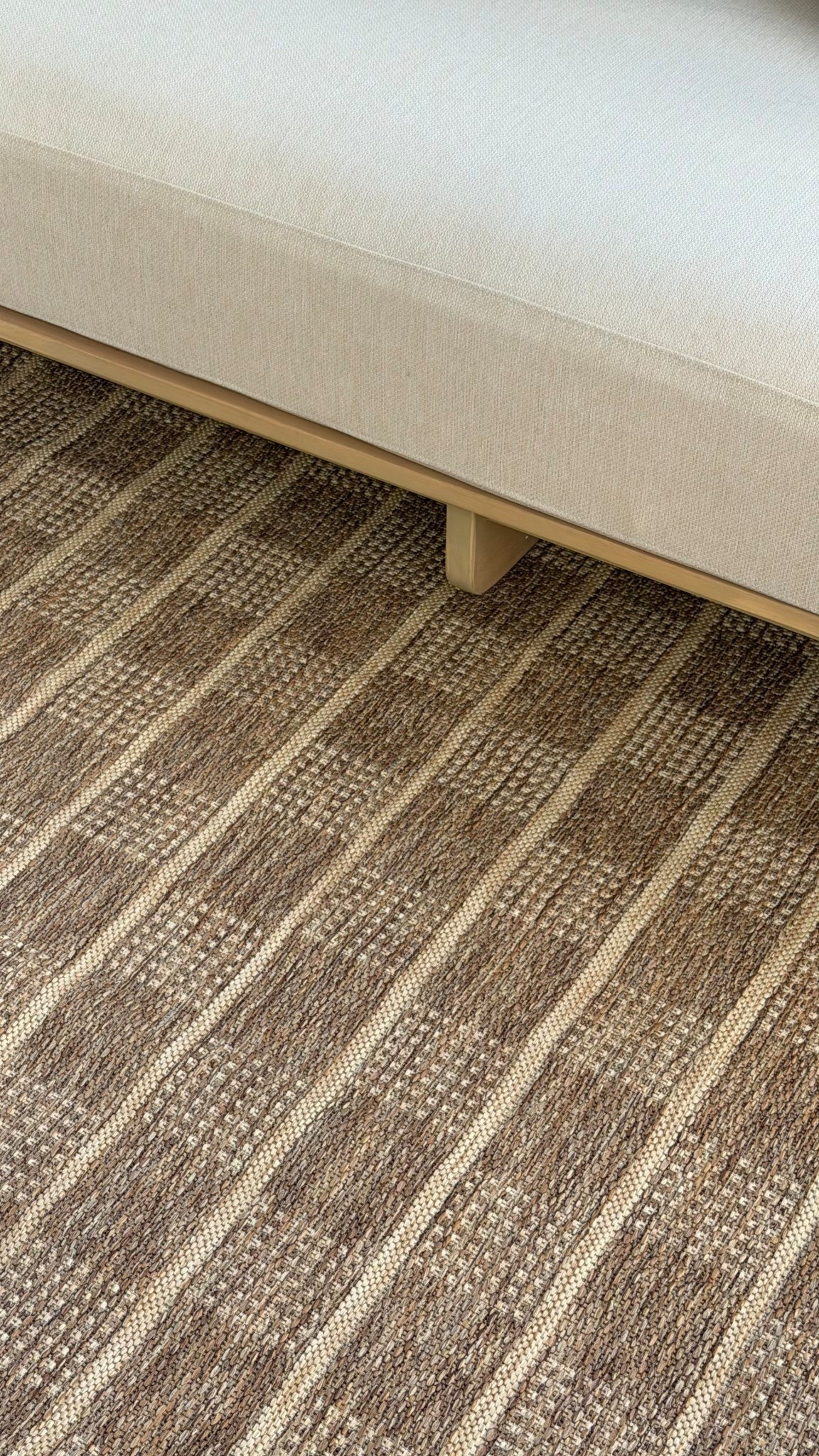 striped outdoor rug 

patio, outdoor, striped rug 

#LTKHome