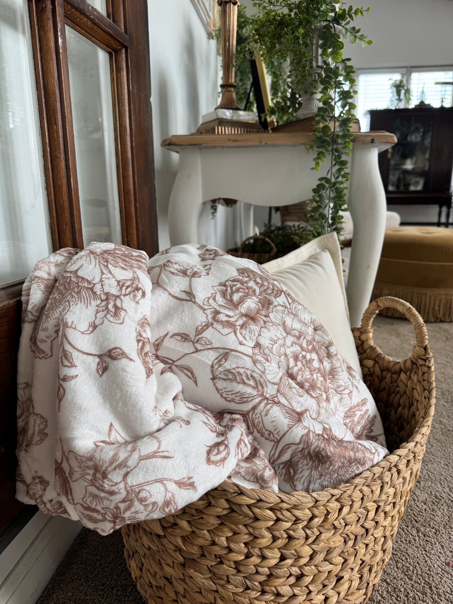 Basket 
Floral Beige Blanket

#LTKspringtrends #LTKspring #LTKHome