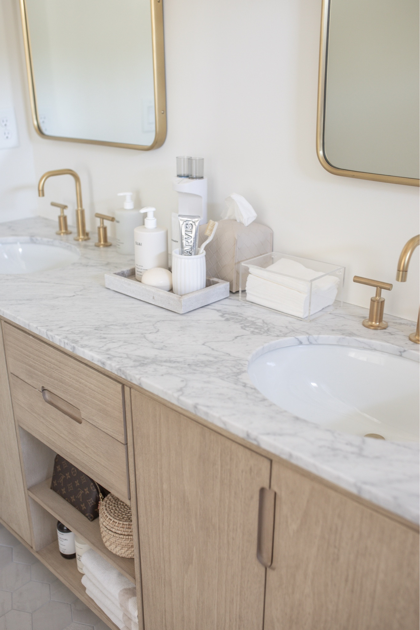 Bathroom vanity organization 

Pottery barn vanity, bathroom organization, Amazon home finds, target home finds 

#LTKfindsunder100 #LTKhome