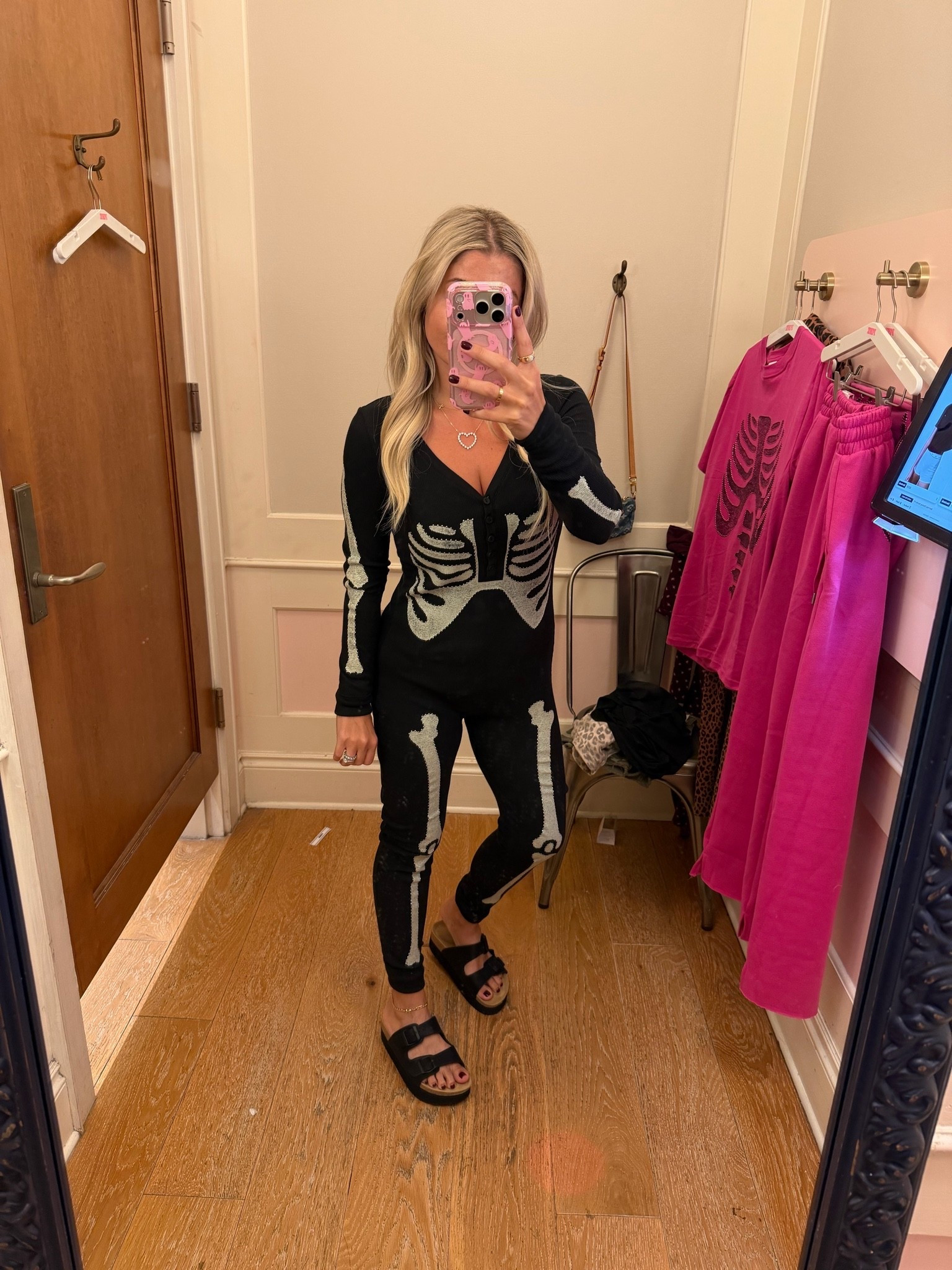 New Halloween onesie
Size xs