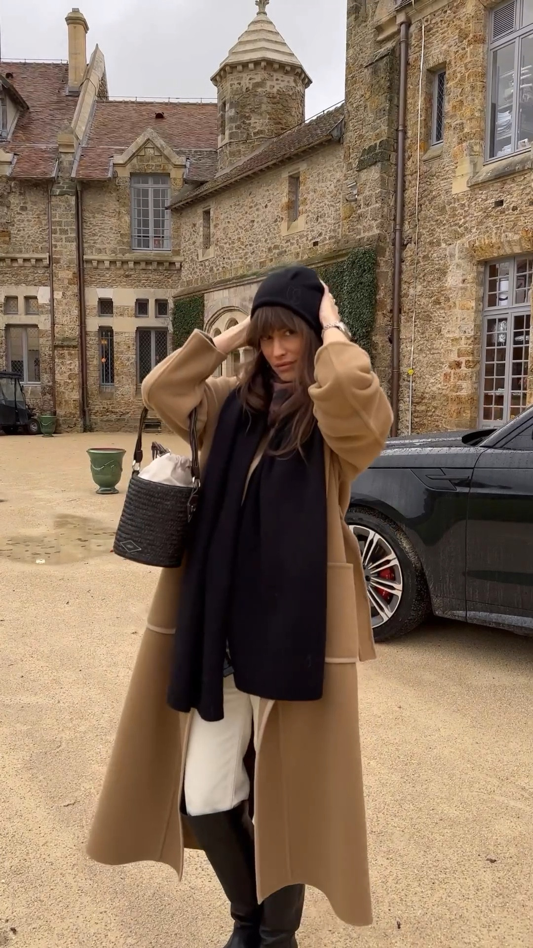 Sélection Ba&sh 

jeans blancs, bottes hauteur genoux en cuir noir, long manteau camel, écharpe en laine noire, bonnet en laine noir, maille grise, pull gris, écharpe en laine grise, bonnet en laine gris, manteau Gotcha, bonnet Lobo, écharpe Lomie, bottes Canarya, jeans Devon, pull Baltan, écharpe Bahia, bonnet Sander #Bash

#LTKstyletip #LTKshoecrush #LTKSeasonal