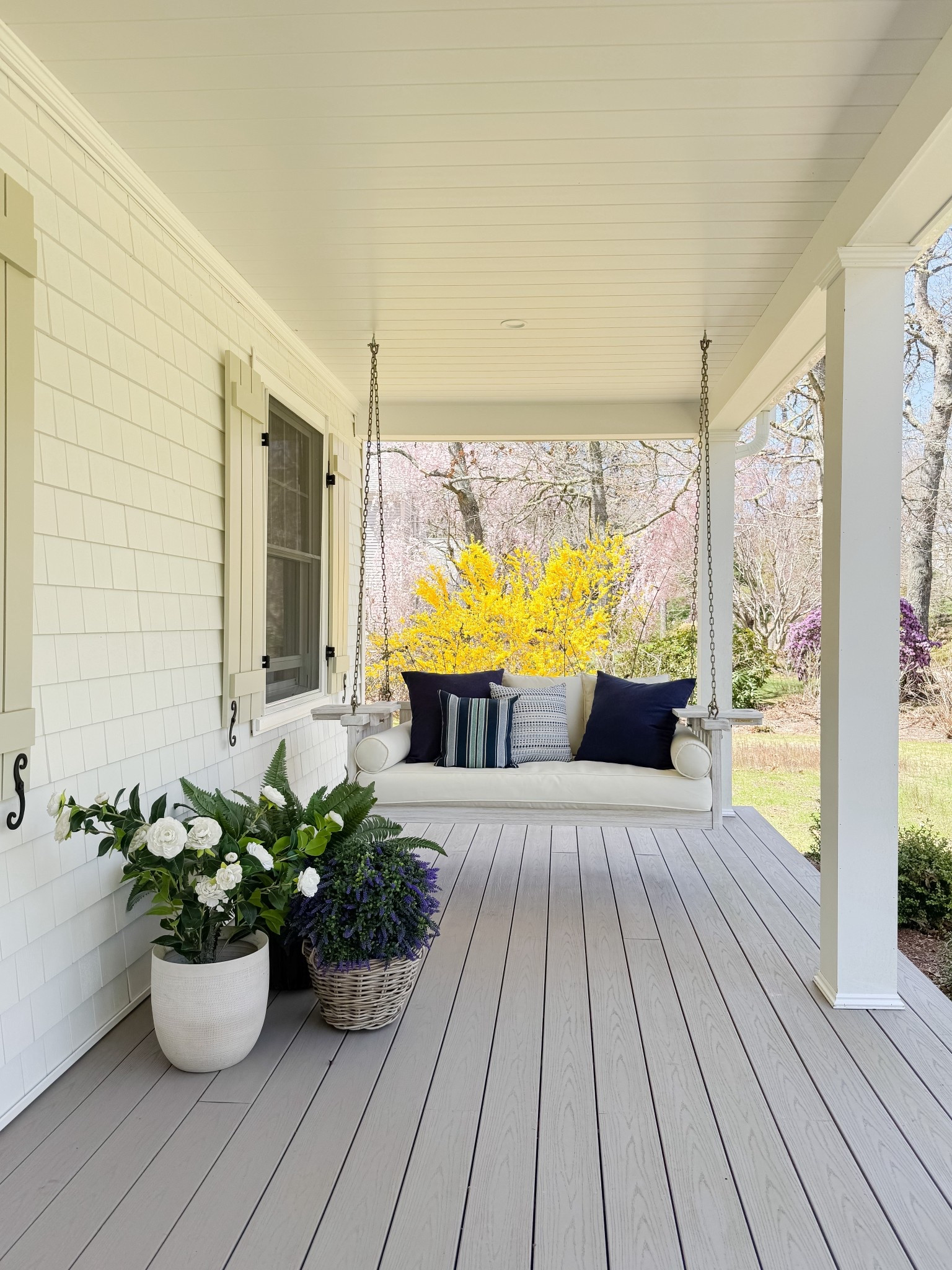 Spring Front Porch

Home  home decor  home favorites  spring front porch  spring home decor  seasonal decor  wreath  planters  area rug  coastal home

#LTKHome #LTKSeasonal