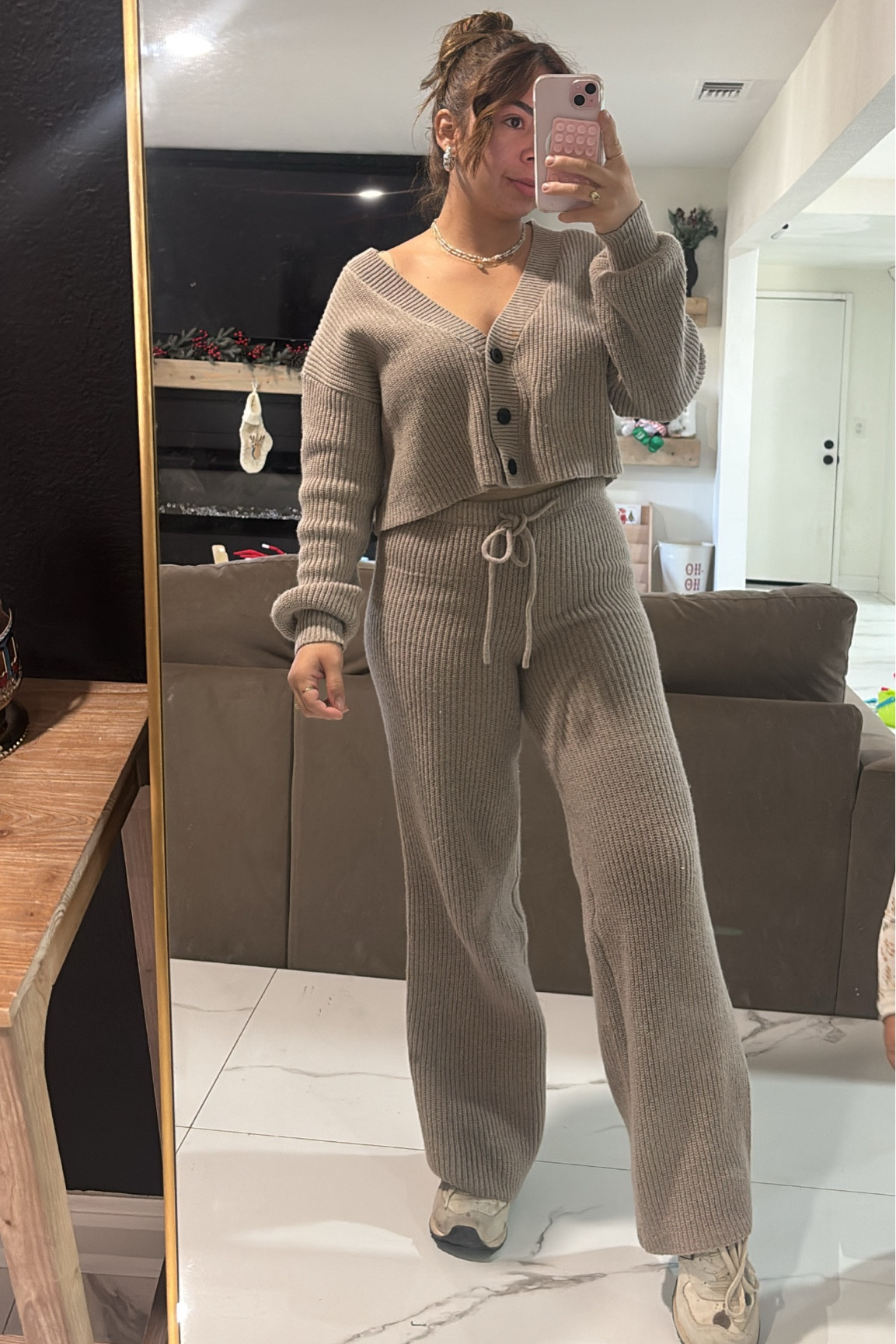 Comfy ootd 🤍

#LTKHoliday #LTKGiftGuide