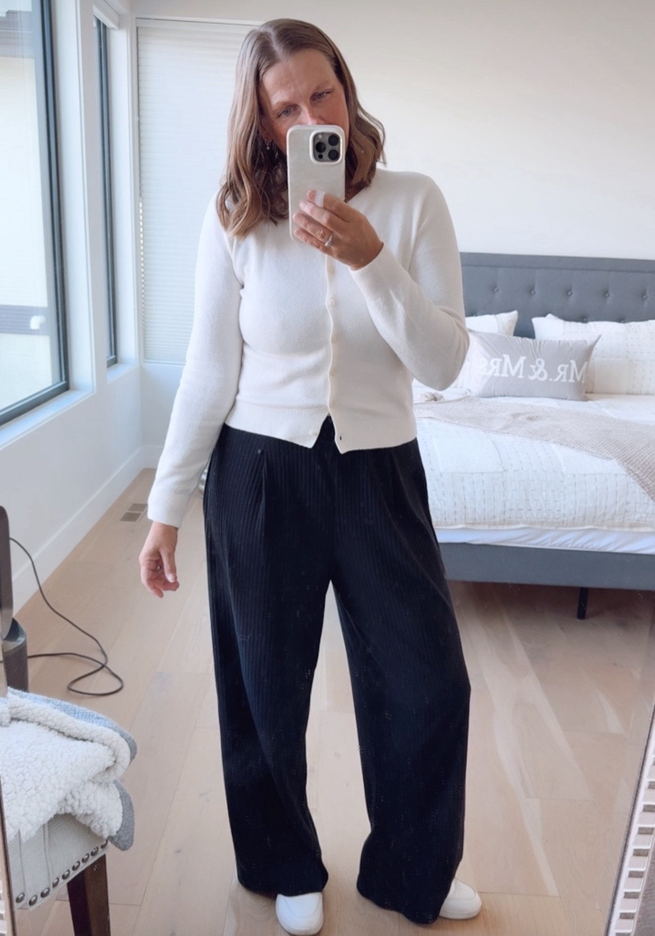 Weekend look

Black wide leg pants, cardigan outfit  spring outfit, effortless style, elevated casual 

#LTKOver40 #LTKStyleTip #LTKSeasonal