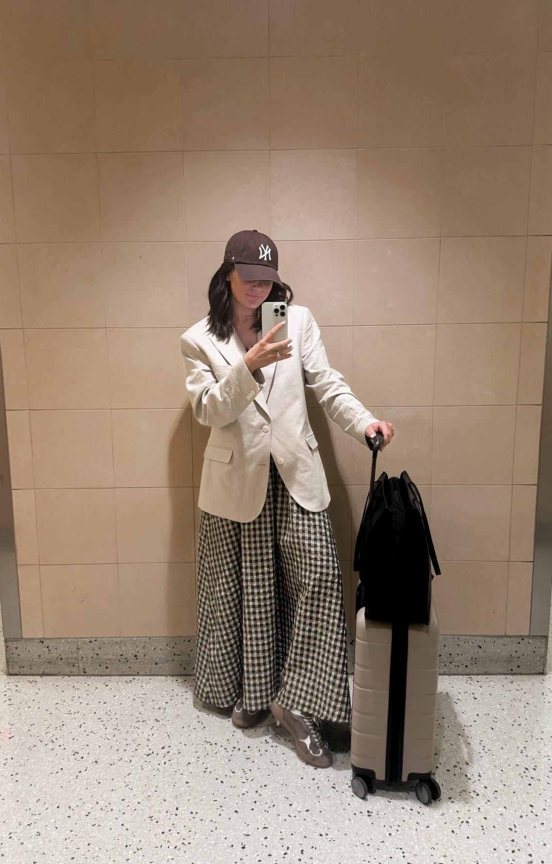 travelling home to see my babies & my bestie — stole the blazer from my husband 🛫

#LTKdayinmylife #LTKootd #LTKgrwm