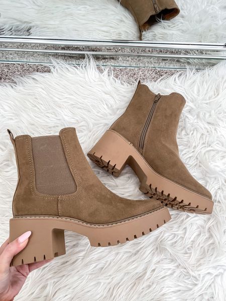 I love these chunky boots from target!! Under $50 and they also come in black 

#LTKSeasonal #LTKshoecrush #LTKfindsunder50