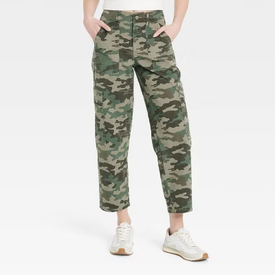 Women's Mid-Rise Barrel Leg Cargo Pants - Universal Thread™ | Target