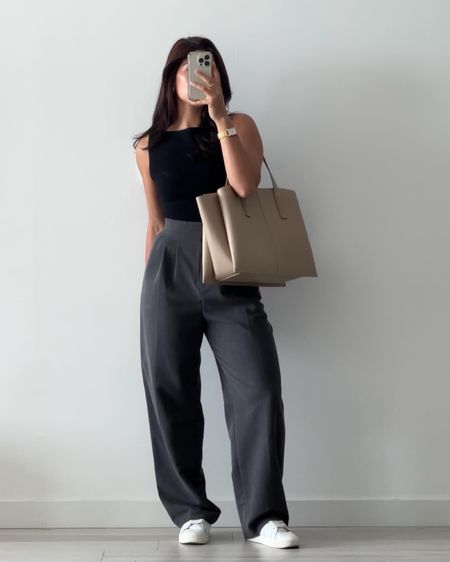 suns out, shoulders out

I know shoulders out in the office may ruffle feathers but no worries!! I am not forcing you to wear your shoulders out to the office!! do you boo!!

details:
top - Abercrombie, xs
pants - H&M
shoes - Sam Edelman, 7.5, linked
bag - freja nyc 