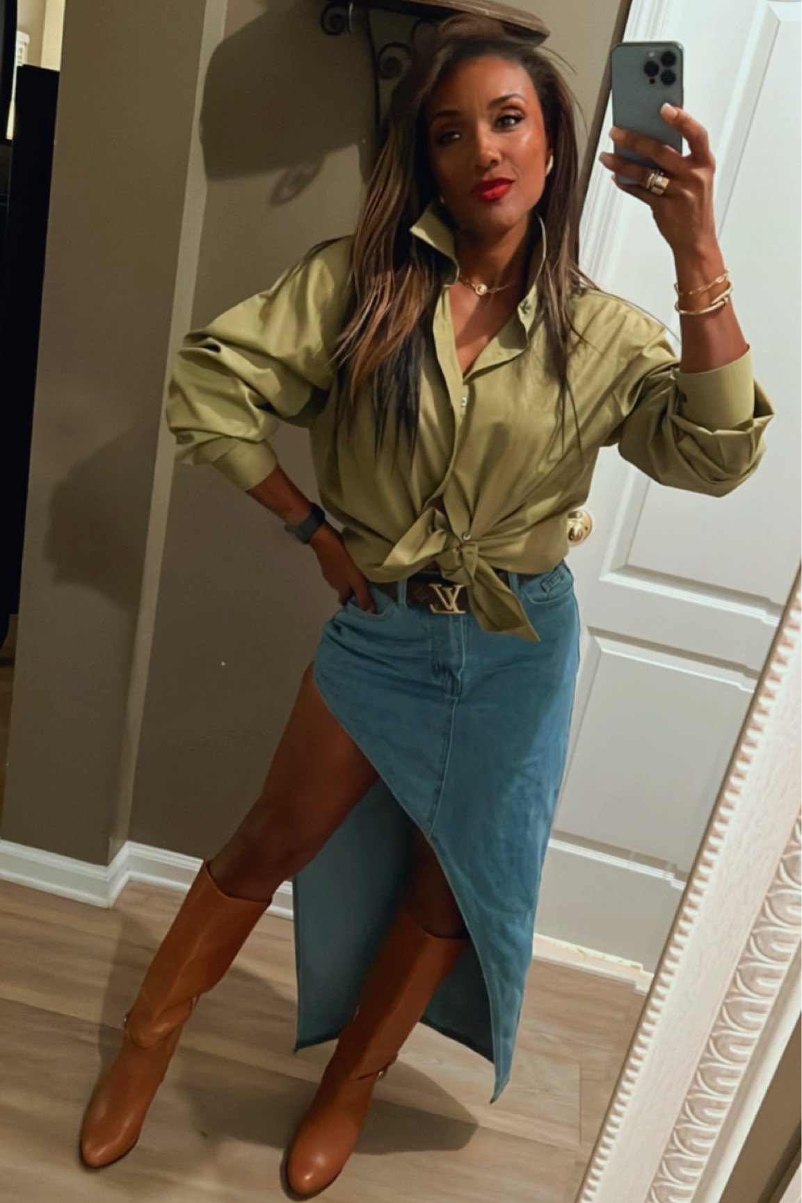 This skirt needs NO CAPTION. 



#LTKstyletip #LTKfindsunder100 #LTKSeasonal