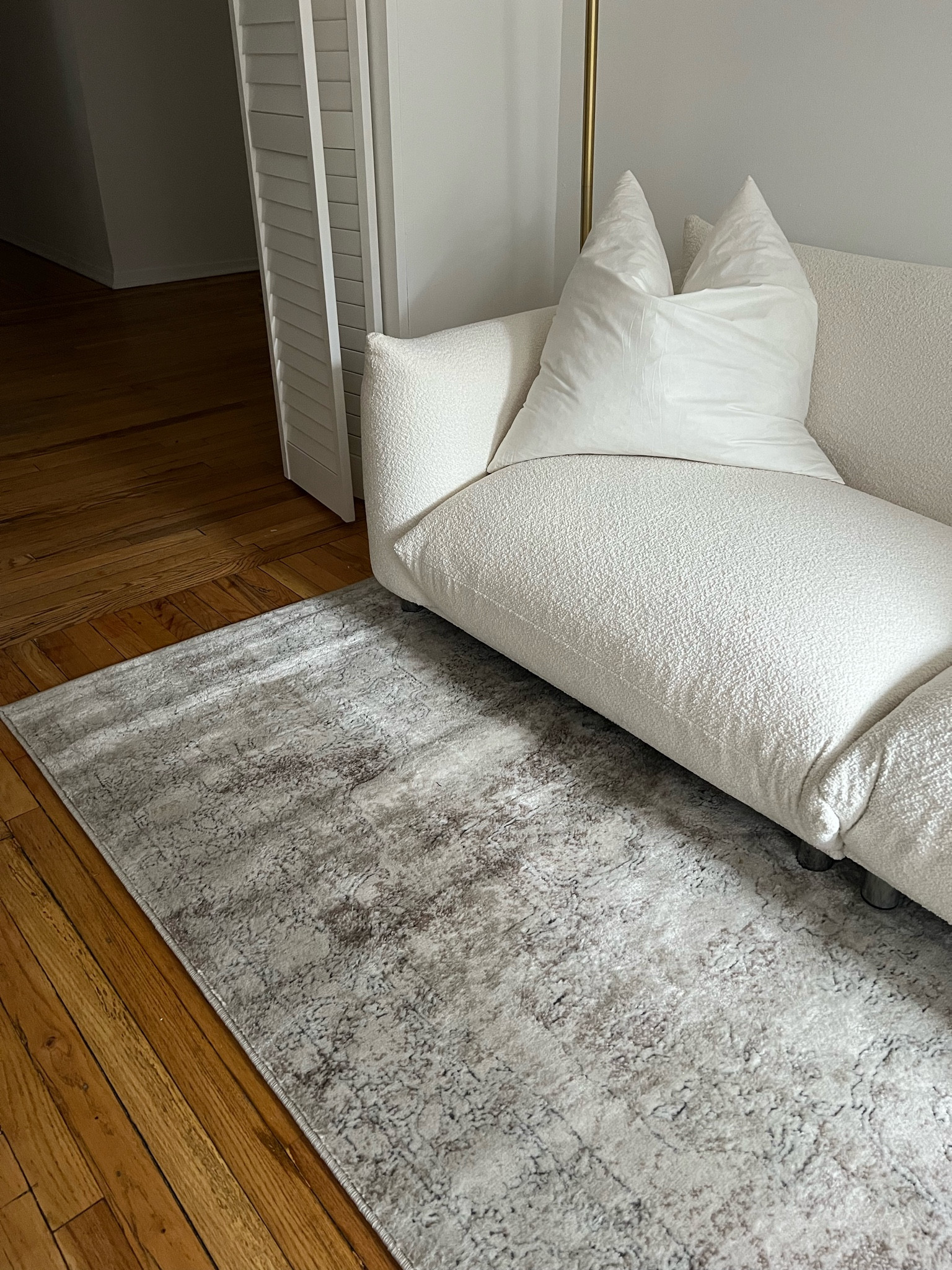 Rug, area rug, home decor, apartment decor, decor for home, new apartment, apartment furniture 

#LTKFind #LTKSale #LTKhome