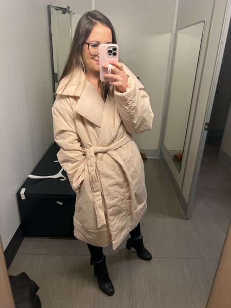 A puffer trench coat? I’m into it! Has a snap closure and tie waist. Wouldn’t wear on an icy day but good for daily use to and from
The work place or out to dinner. Under $50

Sizing: s

#LTKFind #LTKunder50 #LTKstyletip