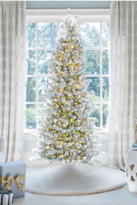 King of Christmas popular Christmas trees are on sale for 40% off plus free shipping right now with code: HALLOWEEN 

#LTKHoliday #LTKSeasonal #LTKhome