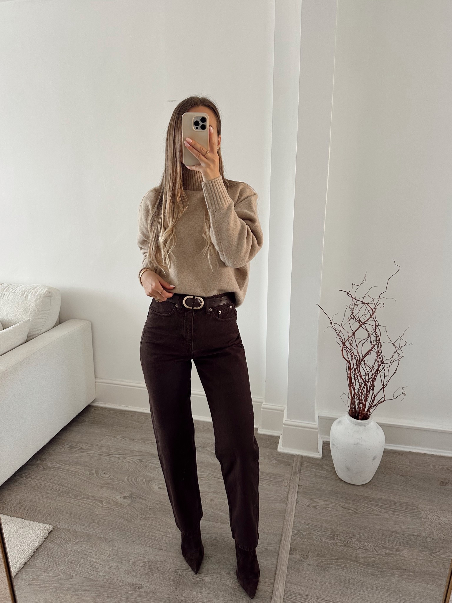 Simple outfit formula: styling elevated autumn & winter staples
These brown jeans! 🤎

#LTKwinter #LTKeurope #LTKuk