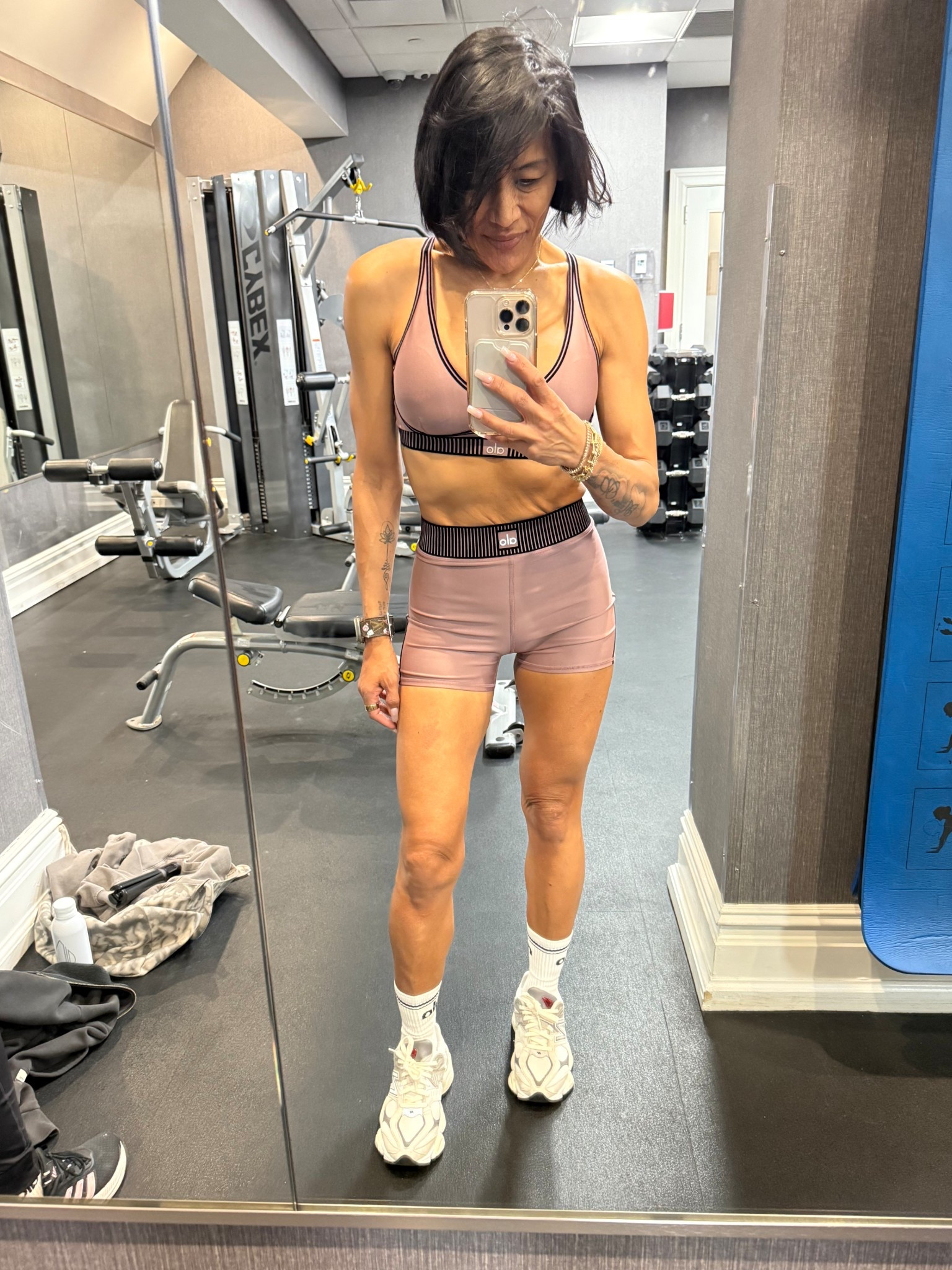 My latest Alo haul. I linked everything I got…the leggings and the Accolade sweats.

My sizing:
5’4” 117 lbs | 33” chest | 25” waist | 34” hips | 30” inseam

Sports bra, shorts, and leggings: XS
Hoodie: XS
Sweatpants: XXS



#LTKOver40 #LTKActive