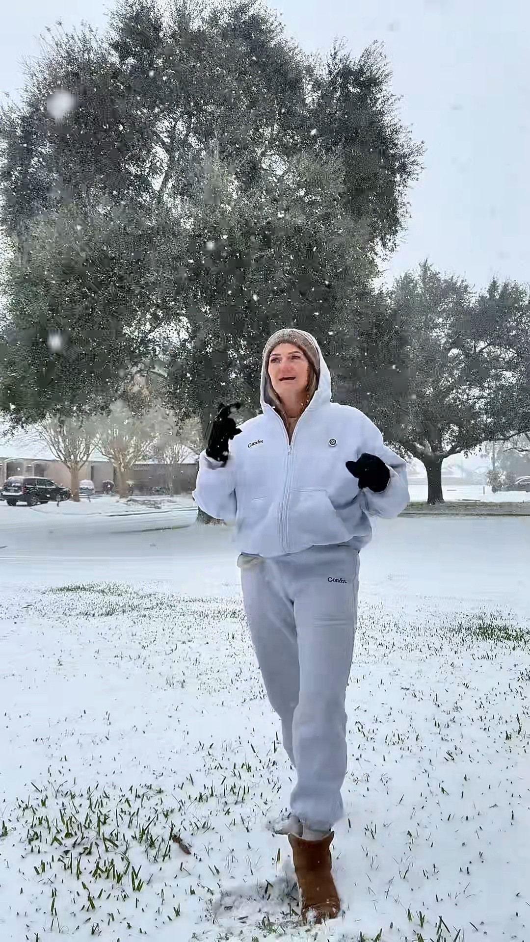 Comfy cloud sweatpants for the Texas snow day! 

#LTKMidsize #LTKSeasonal #LTKStyleTip