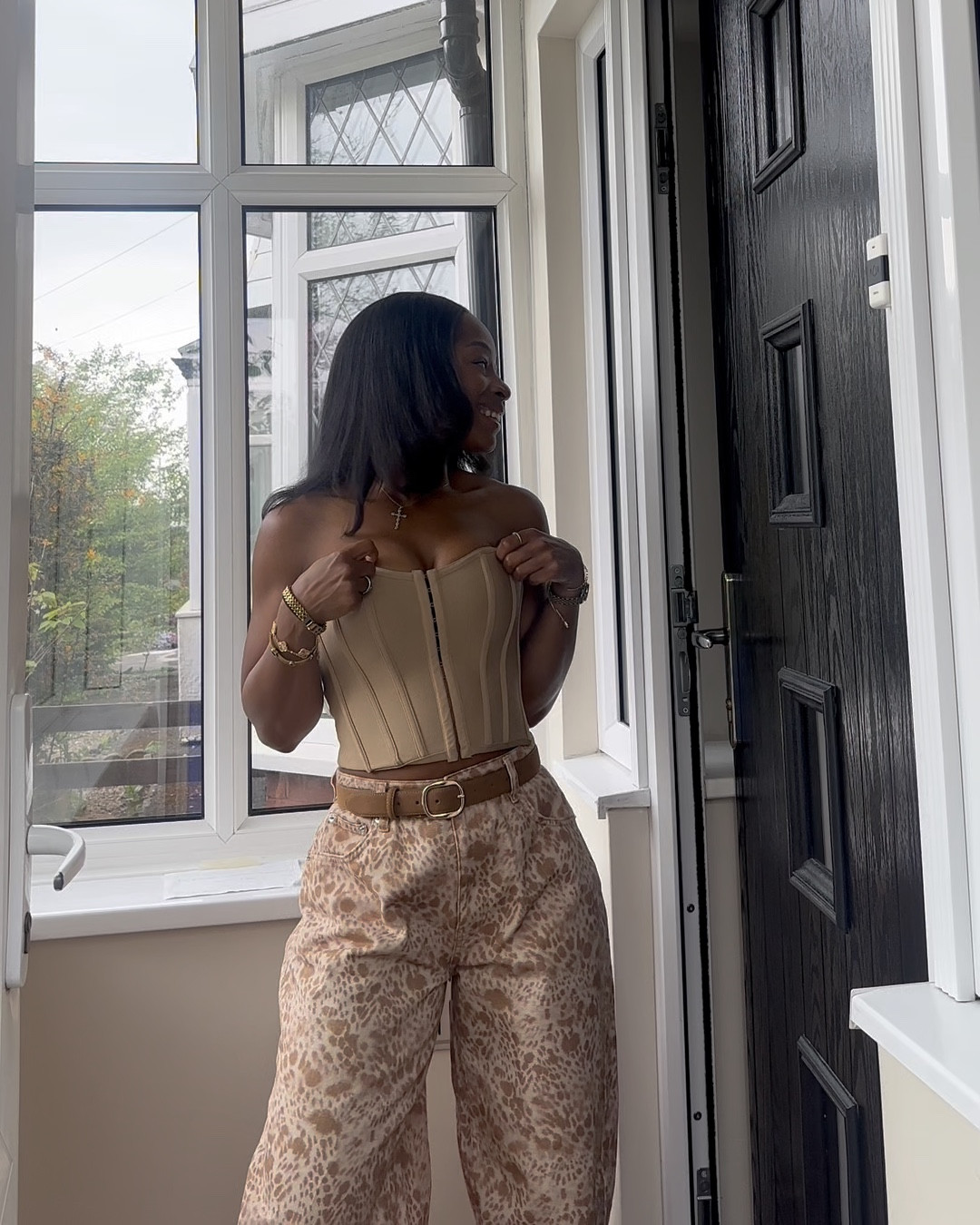 Obsessed is an understatement! This combo is everything. These barrel jeans are dreamy – I would’ve gone for a UK6, but the UK8 was the smallest available. Thankfully, a good belt saves the day! This corset always a wins!✨

#LTKuk #LTKpetite #LTKsummer