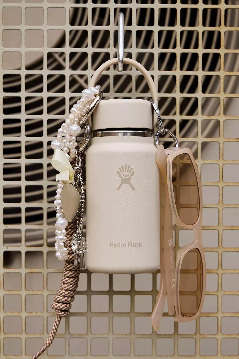 Gourde Mini Micro Hydro Flask 200ml / 6.7oz en Oat taille: TAILLE UNIQUE | Urban Outfitters (EU)