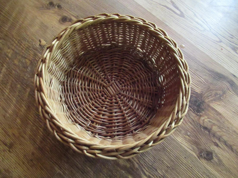 Vintage Round Wicker Basket Weaved Rustic Cabin/farmhouse/country Home Decor Small Storage Bun Ho... | Etsy (US)