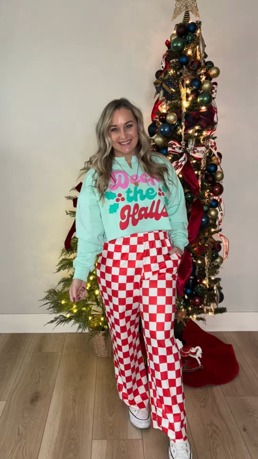 Day 23 of 25 Days of Christensen Christmas 🎄✨

Today’s look is bold, playful, and full of Christmas cheer. This bright holiday sweatshirt paired with statement checkered pants is giving all the fun, candy-cane vibes—and I’m here for it. It’s the perfect outfit for baking cookies, hosting a holiday party, or just fully leaning into the magic of the season.

Sometimes Christmas style is about cozy neutrals… and sometimes it’s about going all out. Day 23 is definitely the second one. 🎅❤️

#25DaysofChristensenChristmas #Day23 #BoldHolidayStyle #ChristmasOutfits #FestiveFashion #HolidayVibes #ChristensenChristmas

#LTKgrwm #LTKootd #LTKHoliday