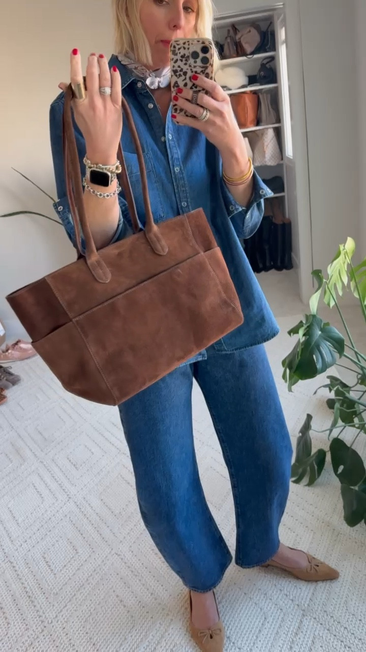 New in from Quince- a suede tote bag that’s perfect for work, travel or everyday. So many pockets + zipper closure to keep all your things organized 👏🏻
My new mom on the go bag

#LTKootd #LTKmomlife #LTKSeasonal