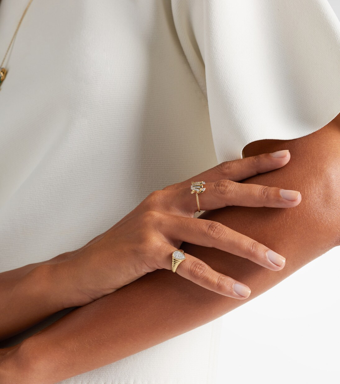 9kt gold ring with diamonds | Mytheresa (UK)